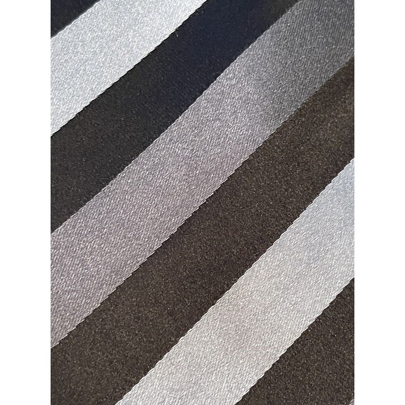 BCBG Attitude Black Gray Hand Made 100% Silk Men’s Neck Tie Made In China - Picture 9 of 9